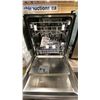 Image 5 : G.E APPLIANCES MODEL GDT225SSL2SS. STAINLESS STEEL 24" BUILT IN DISHWASHER, 51 DBA,