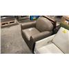 Image 2 : GREY BROWN LEATHER ARMCHAIR