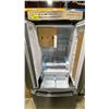 Image 4 : FRIGIDAIRE GALLERY MODEL GRFN2023AF00 STAINLESS STEEL FRONT MULTI-DOOR
