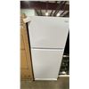 Image 3 : MIDEA MODEL MRT18D3BWW WHITE 18.1 CU. FT. TOP-FREEZER REFRIGERATOR ENERGY STAR