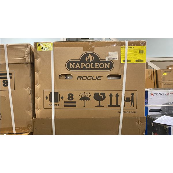 NAPOLEON ROGUE MODEL RP525S1BPSS-2 STAINLESS STEEL PROPANE BBQ