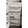 Image 5 : MIDEA MODEL MRT18D3BWW. 30" WHITE 18.1 CU FT TOP-FREEZER REFRIGERATOR WITH MULTI AIR FLOW TECHNOLOGY
