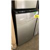 Image 2 : G.E APPLIANCES STAINLESS STEEL BAR FRIDGE  *ORIGINATED IN SERVICE AREA, WORKING CONDITION UNKNOWN*