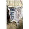 Image 3 : FRIGIDAIRE WHITE UPRIGHT SINGLE DOOR FREEZER *ORIGINATED IN SERVICE AREA, WORKING CONDITION UNKNOWN*