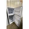Image 3 : FRIGIDAIRE WHITE TOP FREEZER REFRIGERATOR  *ORIGINATED IN SERVICE AREA, WORKING CONDITION UNKNOWN*