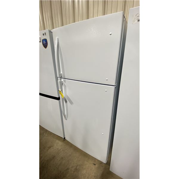 MOFFAT WHITE TOP FREEZER REFRIGERATOR *ORIGINATED IN SERVICE AREA, WORKING CONDITION UNKNOWN*