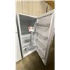 Image 3 : MIDEA WHITE SINGLE DOOR CONVERTIBLE UPRIGHT FREEZER *ORIGINATED IN SERVICE AREA, WORKING CONDITION
