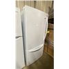 Image 2 : LE WHITE BOTTOM FREEZER REFRIGERATOR *ORIGINATED IN SERVICE AREA, WORKING CONDITION UNKNOWN*