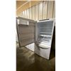 Image 3 : LE WHITE BOTTOM FREEZER REFRIGERATOR *ORIGINATED IN SERVICE AREA, WORKING CONDITION UNKNOWN*