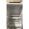 Image 5 : LE WHITE BOTTOM FREEZER REFRIGERATOR *ORIGINATED IN SERVICE AREA, WORKING CONDITION UNKNOWN*