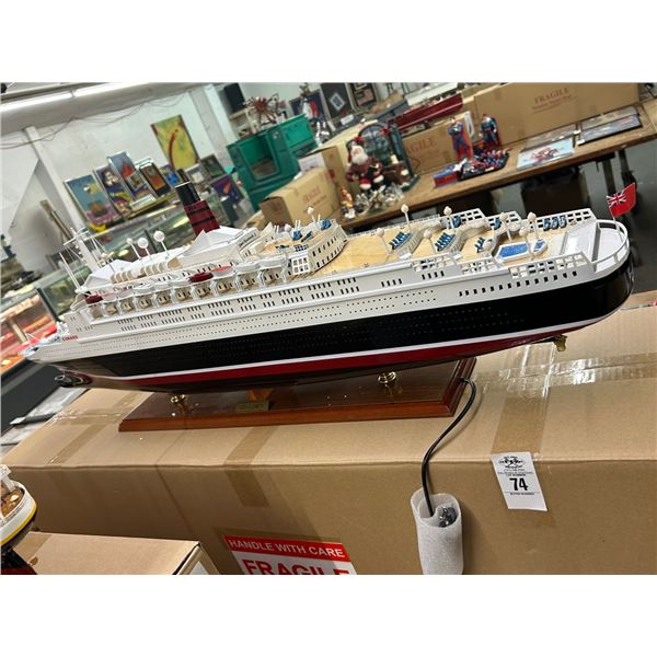 Queen Elizabeth II  3' Ship Model w/Box