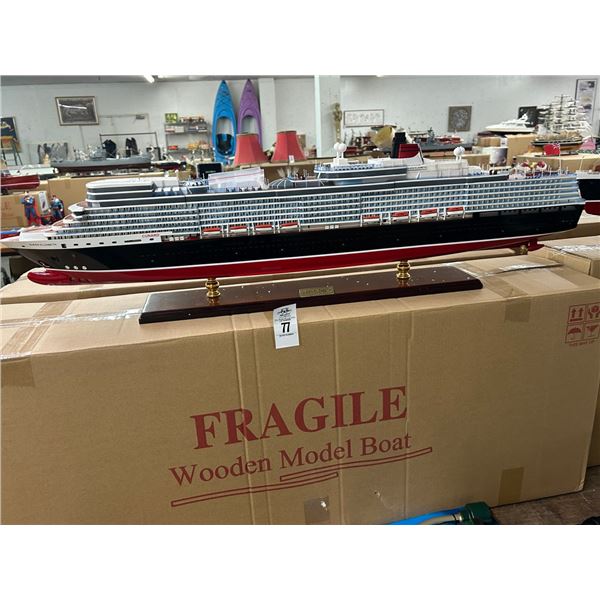 Queen Elizabeth  3'  Ship Model w/Box