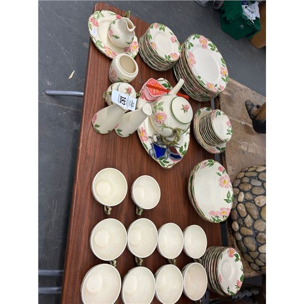 Franciscian Floral Dish Set