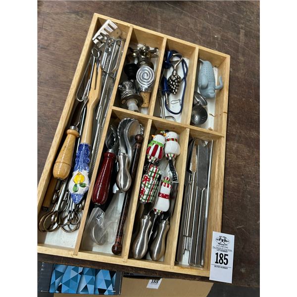 Wooden Utensil Bin w/Asst. Utensils w/Holiday