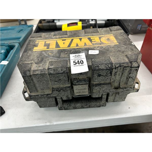 Dewalt Orbital Sander w/Case