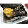 Image 2 : Dewalt Orbital Sander w/Case