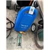 Image 1 : Euro Pro Electric 1500 PSI Pressure Washer