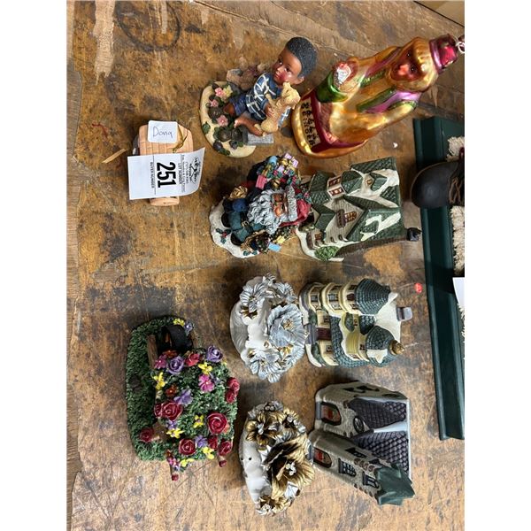 Miniature Houses, Desk Clock, Holiday Décor