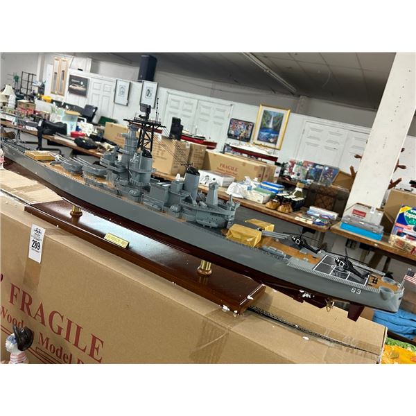USS Missouri  39"  Battleship Model w/Box