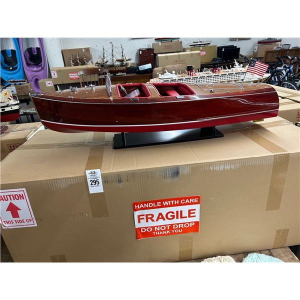 Chris-Craft Barrel Back 1940 Mahogany Run About  32"  w/Box