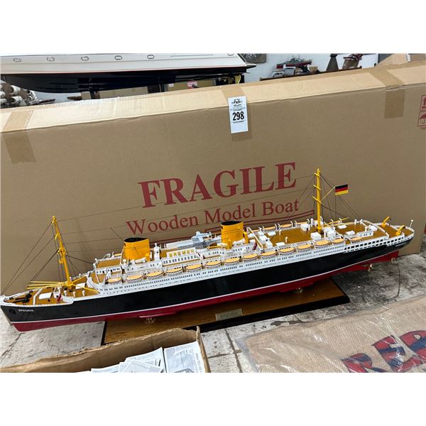 SS Bremen  37"  Cruiseship Model w/Box