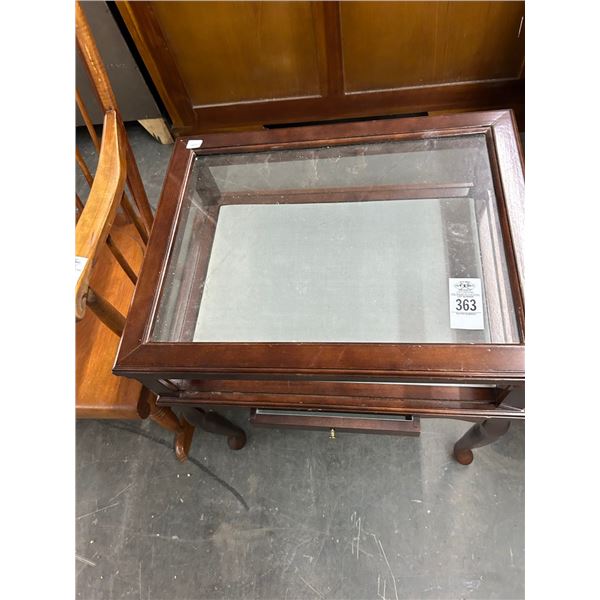 Mahogany Queen Anne End Table