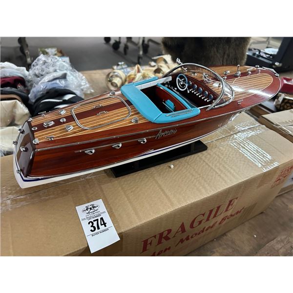 River Ariston 20"  Mahogany Run About Model w/Box