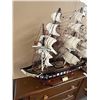 Image 3 : USS Constitution  39"  Tall Ship Model w/Box