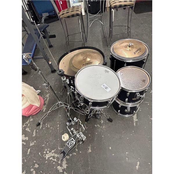 Scemiter Drum Set