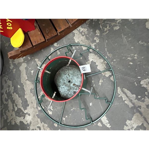 Metal Tree Motif Stand