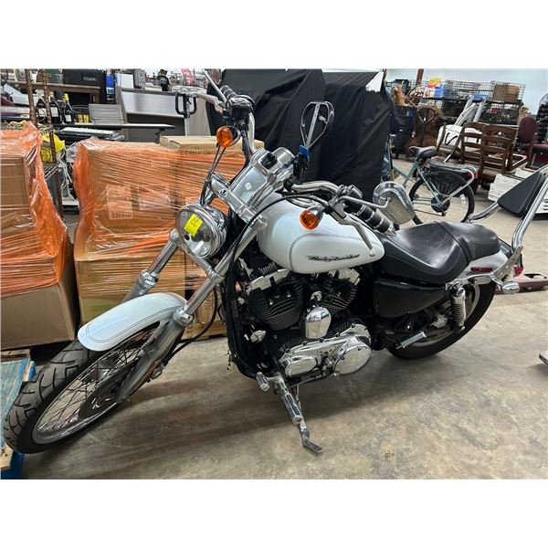 2005 HD Sportster 1200 CC M/C, Wht/Chrome Extras, DDL Seat, Clean,
