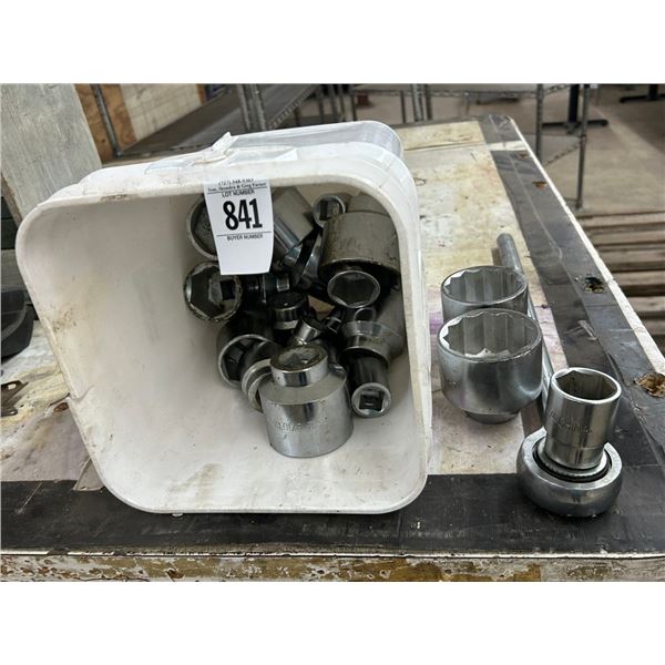 Heavy Duty Sockets w/Ratchet