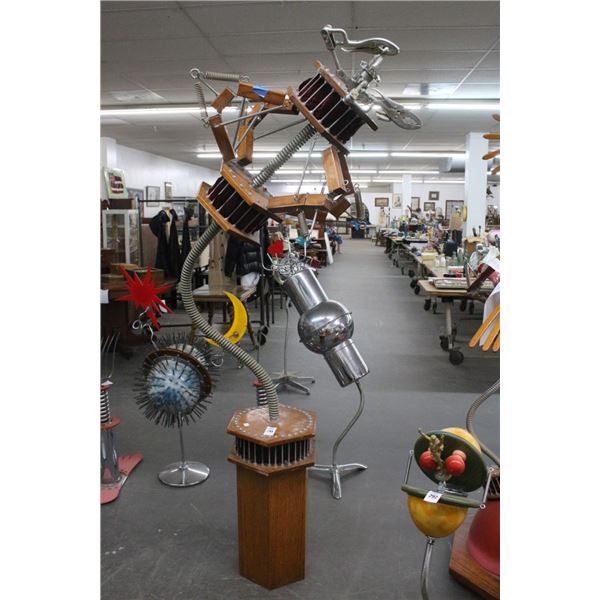 Richard Roehl Sculptured 8' Wooden on Flex Boom w/Pliers At Top Marked 131