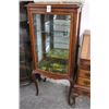 Image 1 : Mahogany Queen Anne Footed Curio