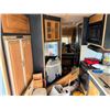 Image 4 : 1994 RESIDENCY THIRTY-FIVE HUNDRED, SINGLE DOOR MOTORHOME, CREAM/TEA,L VIN 3FCMF53GXRJB02701,