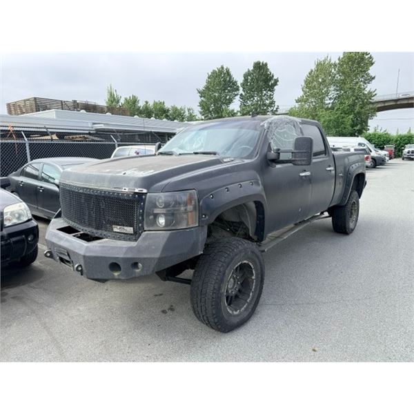 2007 CHEVROLET SILVERADO K2500, 4DR CREW CAB PU, BLACK, VIN 1GCHK23647F526101,