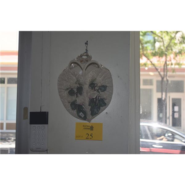 VINTAGE PORCELAIN FLOWER WALL POCKET