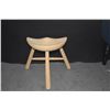 Image 4 : WERNER SHOEMAKER STOOL, DENMARK, WHITE OAK (13 1/2" X 11")