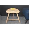 Image 1 : WERNER SHOEMAKER STOOL, DENMARK, WHITE OAK (19" X 16")