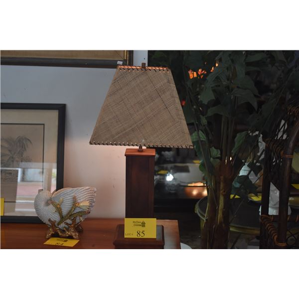 KOA LAMP W/WOVEN SHADE (24")