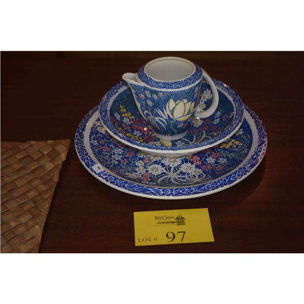 VERNON KILNS DON BLANDING "HONOLULU" PATTERN CREAMER PITCHER, 9" BOWL & 12 1/4" PLATE (3 PCS)