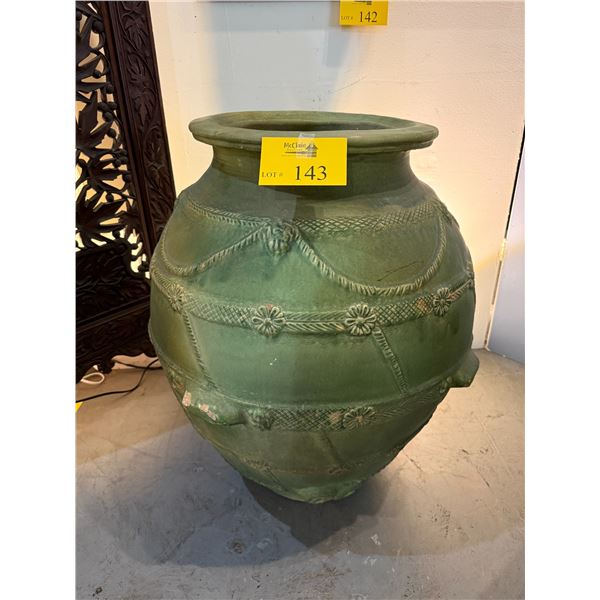PAIR LARGE GREEN GARDEN URNS (30") (PAIR)