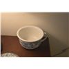 Image 3 : ANTIQUE FLORAL CHAMBER POT