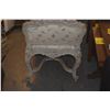 Image 5 : ANTIQUE UPHOLSTERED CHAISE LOUNGE