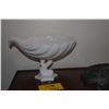 Image 4 : VINTAGE WESTMORELAND MILK GLASS DOLPHIN/SHELL BOWL