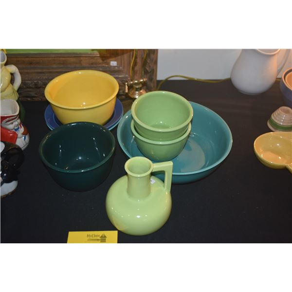 COLLECTION OF POTTERY BOWLS & JUG (VERNON KILNS) 8 PCS)