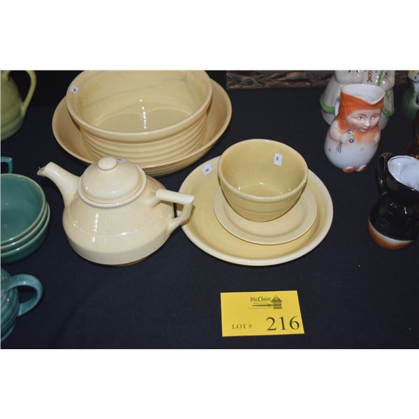 COLLECTION OF BAUER, HOMER, LAUGHLIN, VERNON KILNS BOWLS, PLATES, TEA POT, ETC. (6 PCS)