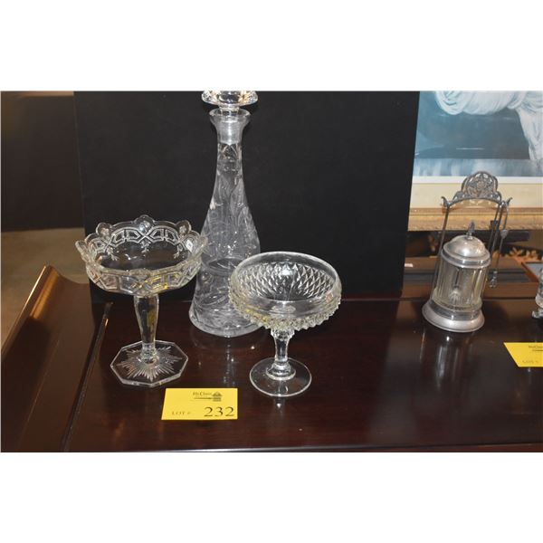 PEDESTAL BOWLS & DECANTER (3 PCS)