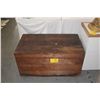Image 1 : WOODEN TRUNK (37 1/2" X 21 1/2" X 19 1/4")