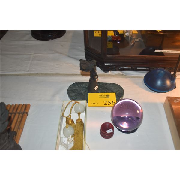 MIXED LOT: STATUARY, SCROLL WEIGHTS & GLASS ORB ON STAND (4 PCS)